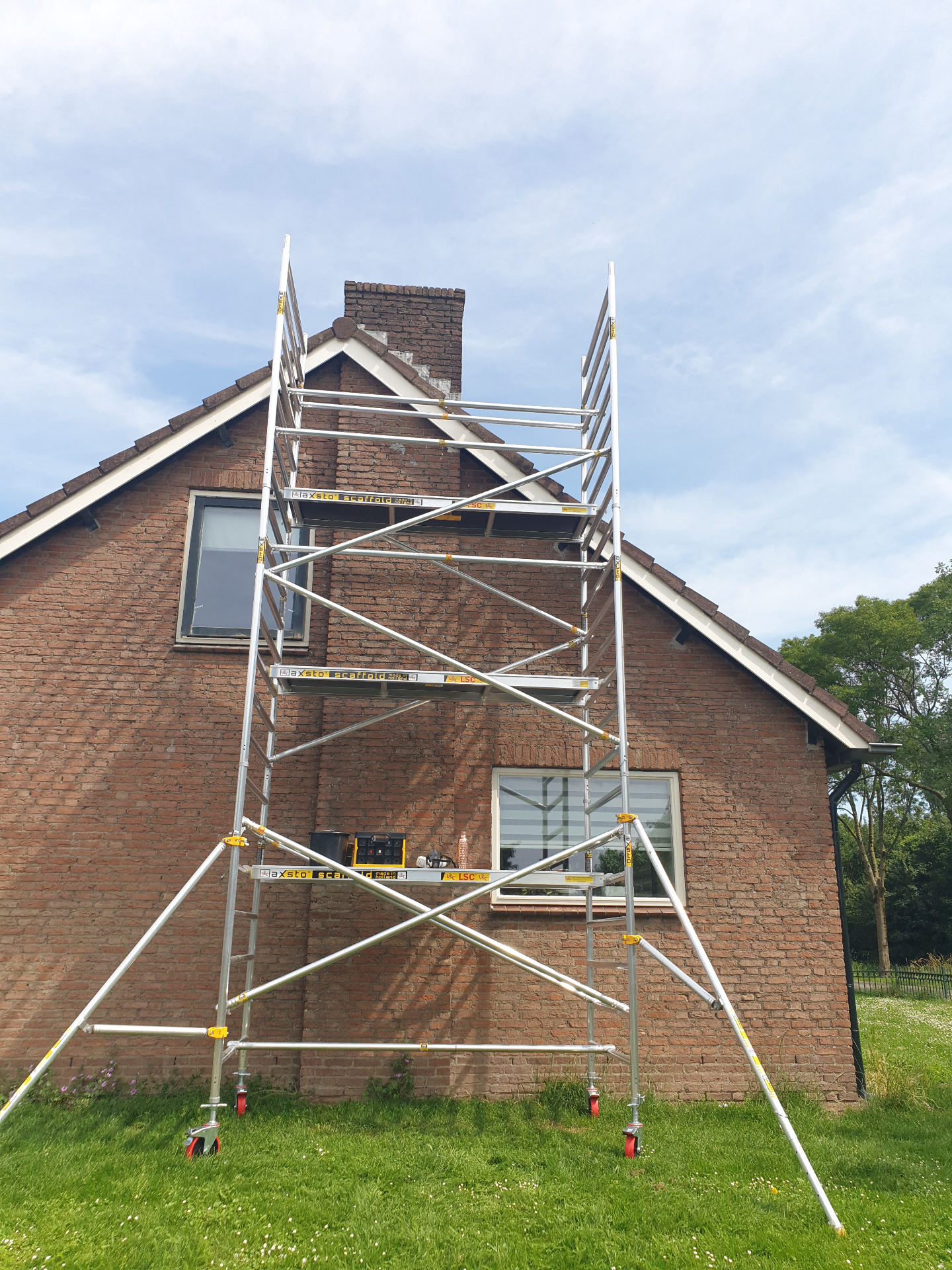 Buitenschilderwerk op hoogte foto 2